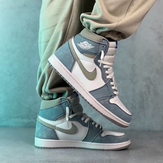جردن ۱ ساقدار هایپر رویال | Jordan 1 High OG Hyper Royal